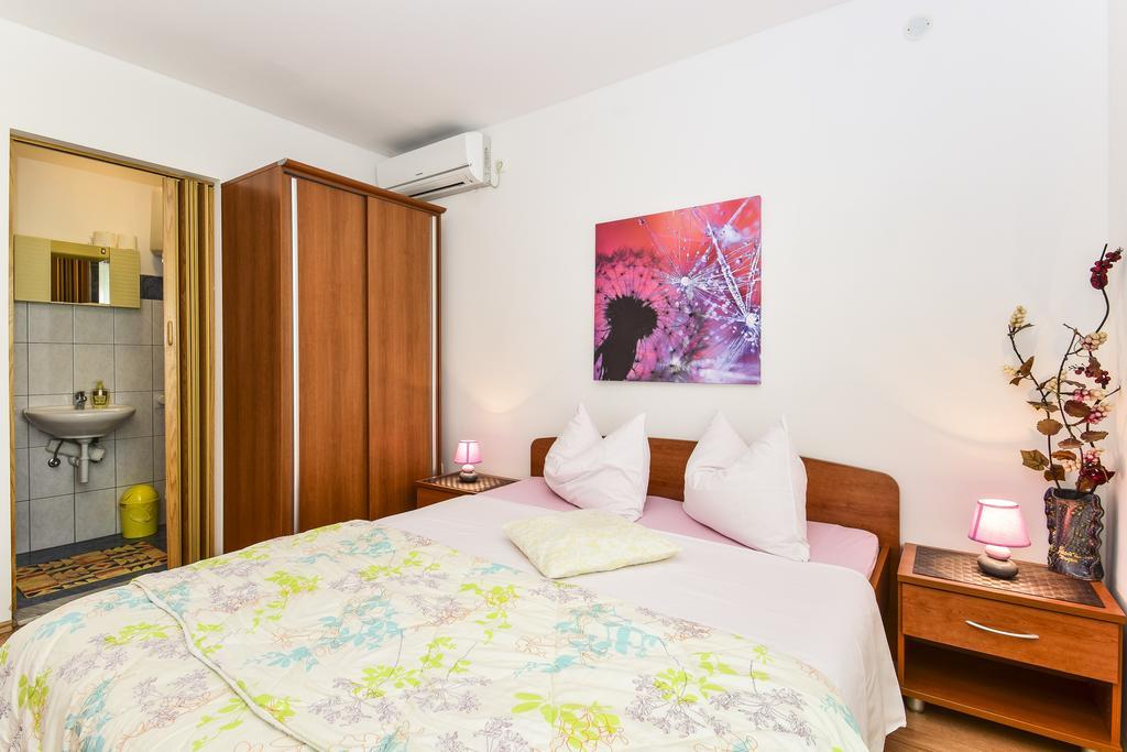 Apartments Jonjic Vodice Exterior photo